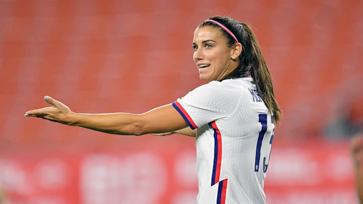 Alex Morgan shows her support for Mana Shim and Sinead Farrelly Alex Morgan shows her support for Mana Shim and Sinead Farrelly